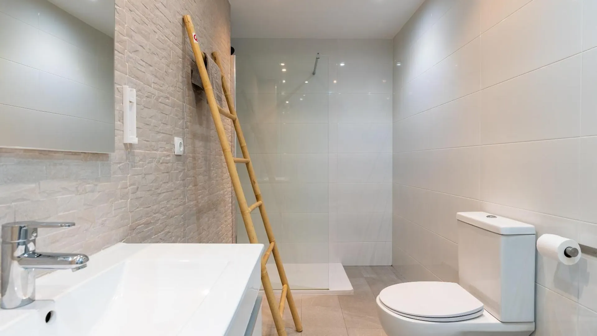 Apartment Apartamento San Isidoro - Olehousing Seville Spain